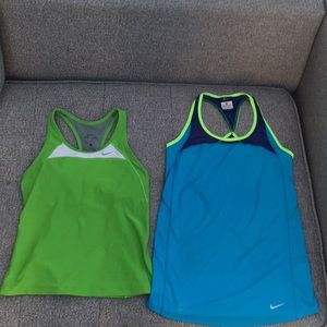 ⭐️2 Nike workout or running tanks size xs